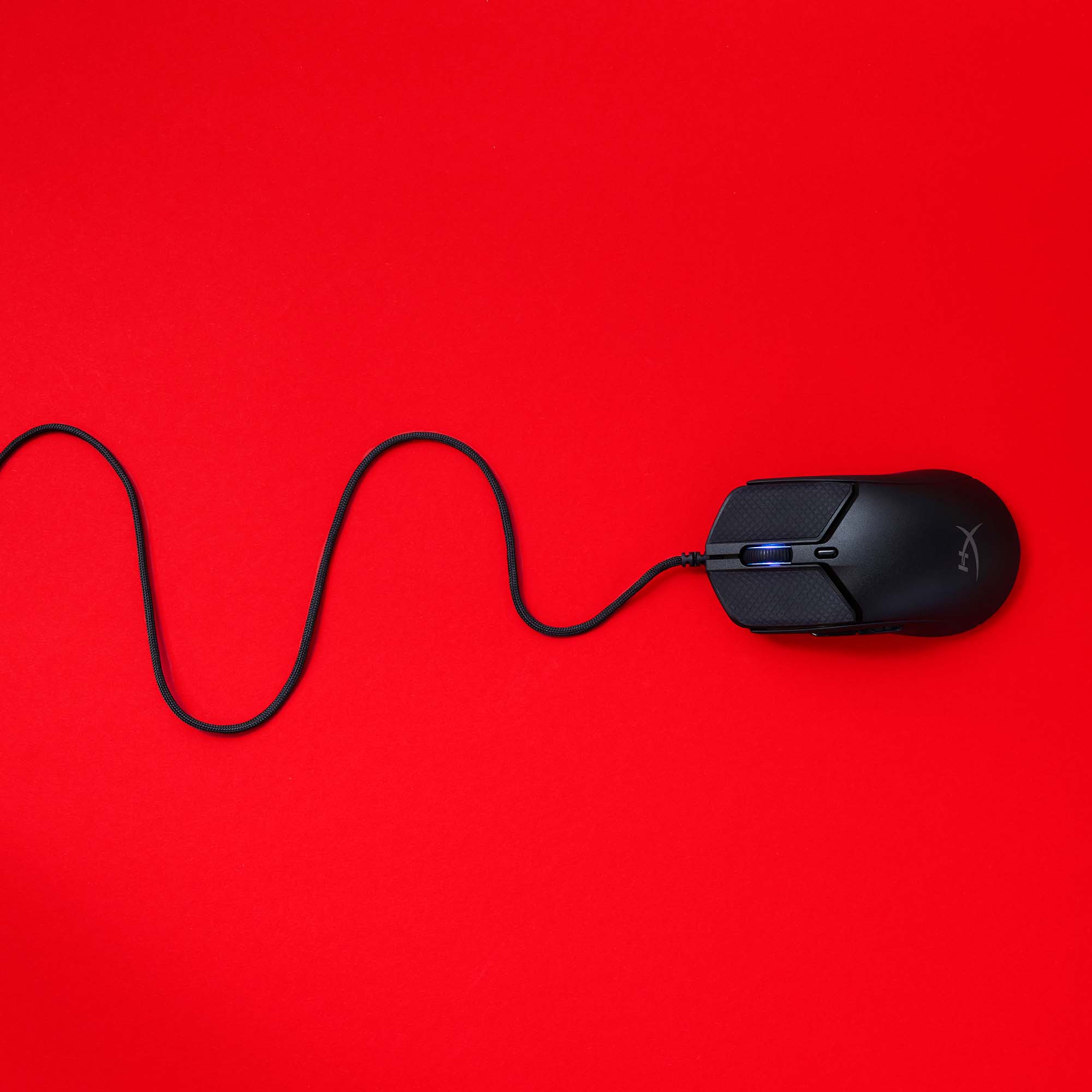 HyperX Pulsefire Haste 2: Dây, feet và độ bám tay