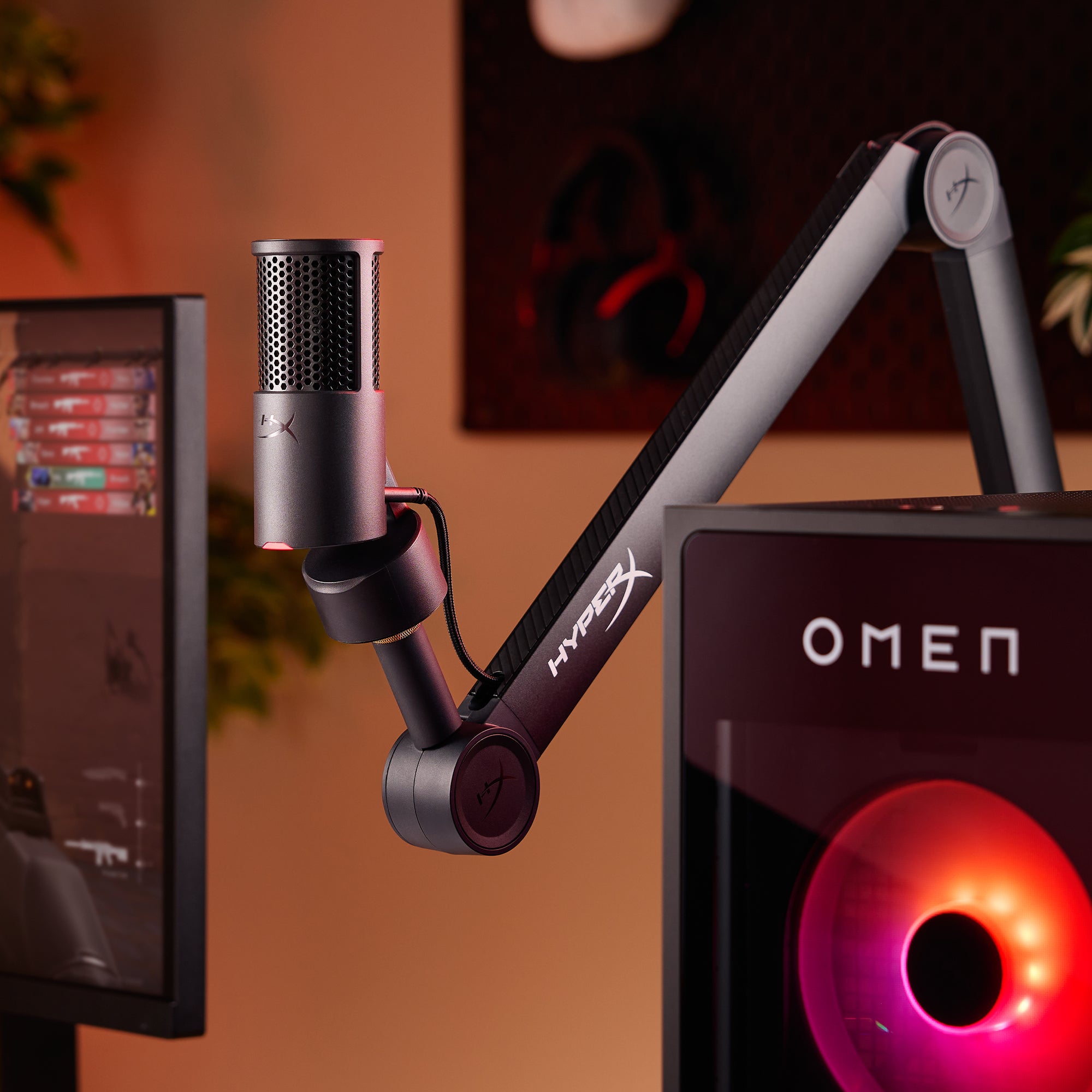HyperX SoloCast 2: Chân đế, arm và bố trí bàn làm việc